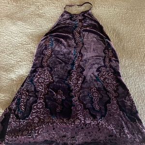 Beautiful purple burn-out chemise. Victoria’s Secret Size L.